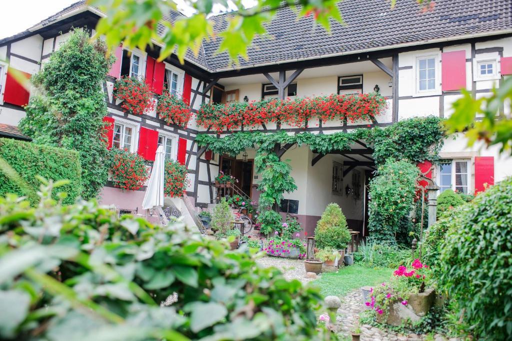 Hotel De Charme 'Zum Schiff' Iffezheim Exterior photo